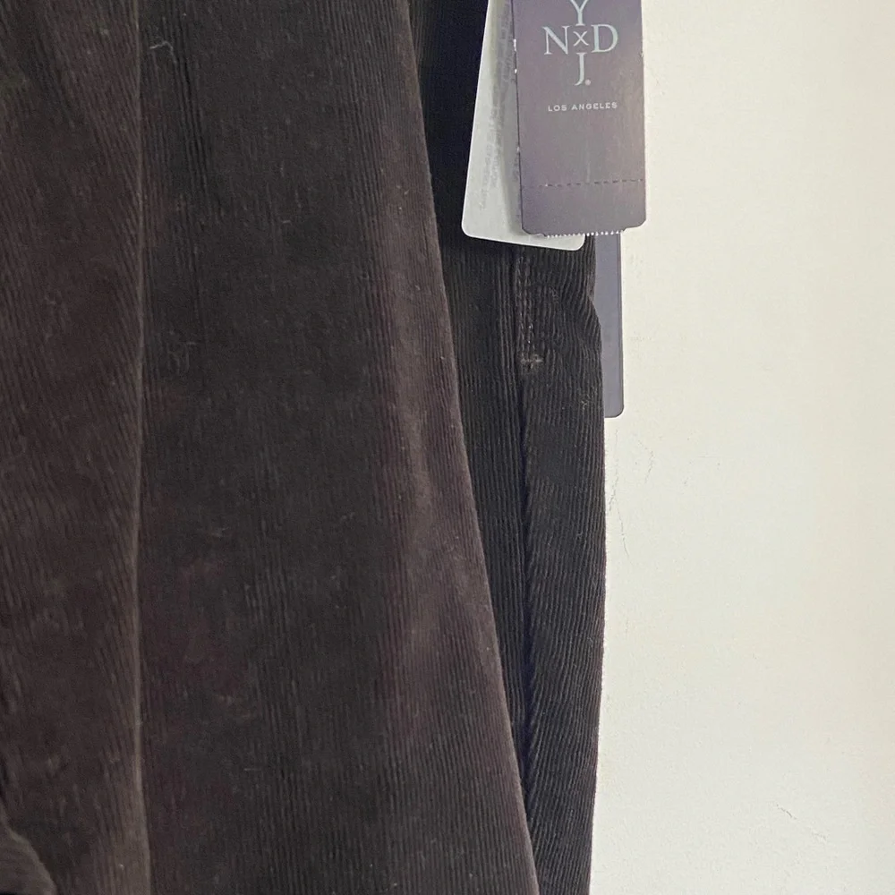 NWT NY+DJ Marilyn corduroy straight jeans in dark chocolate brown